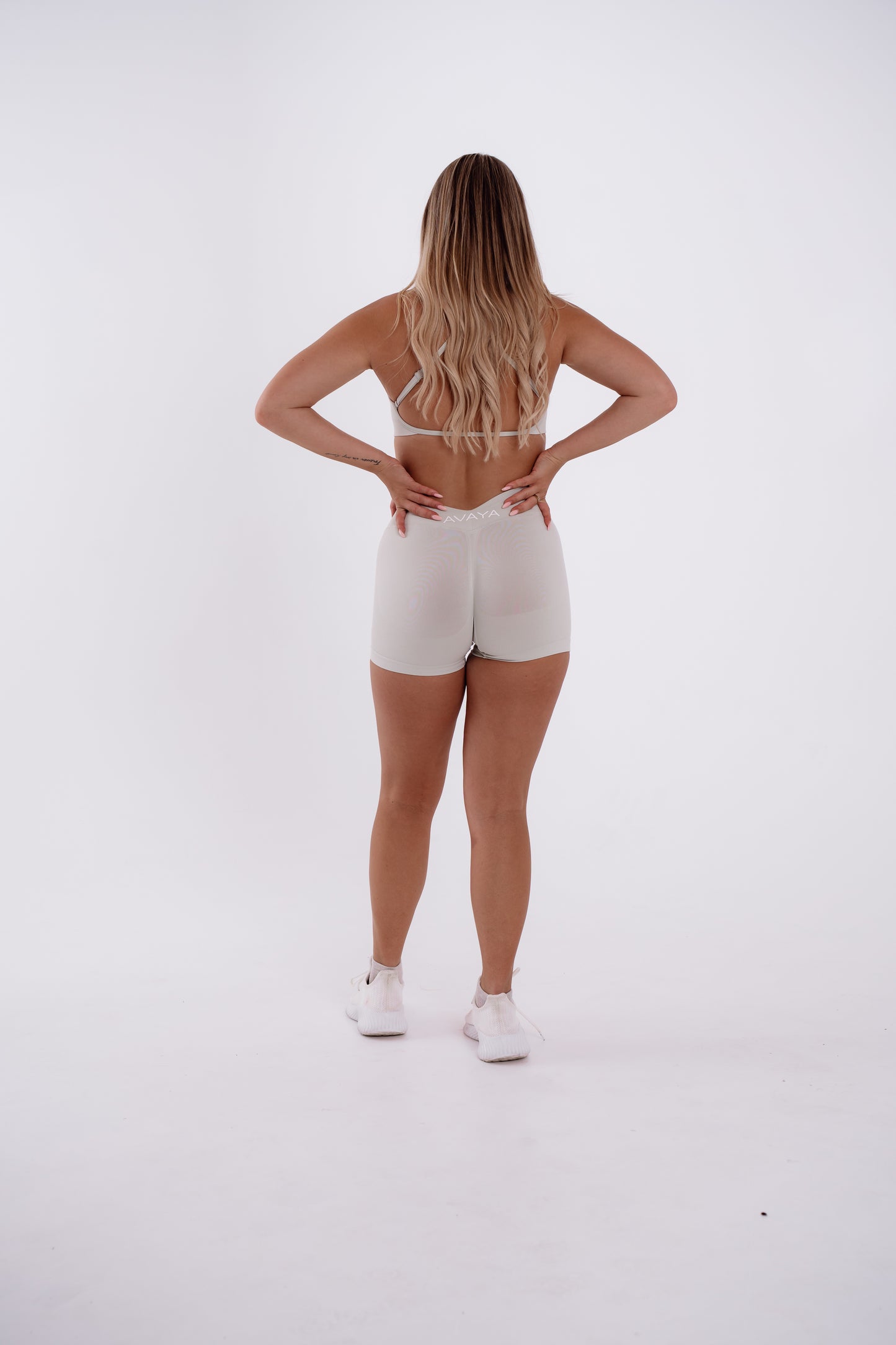 V Scrunch Shorts - Cloud Grey