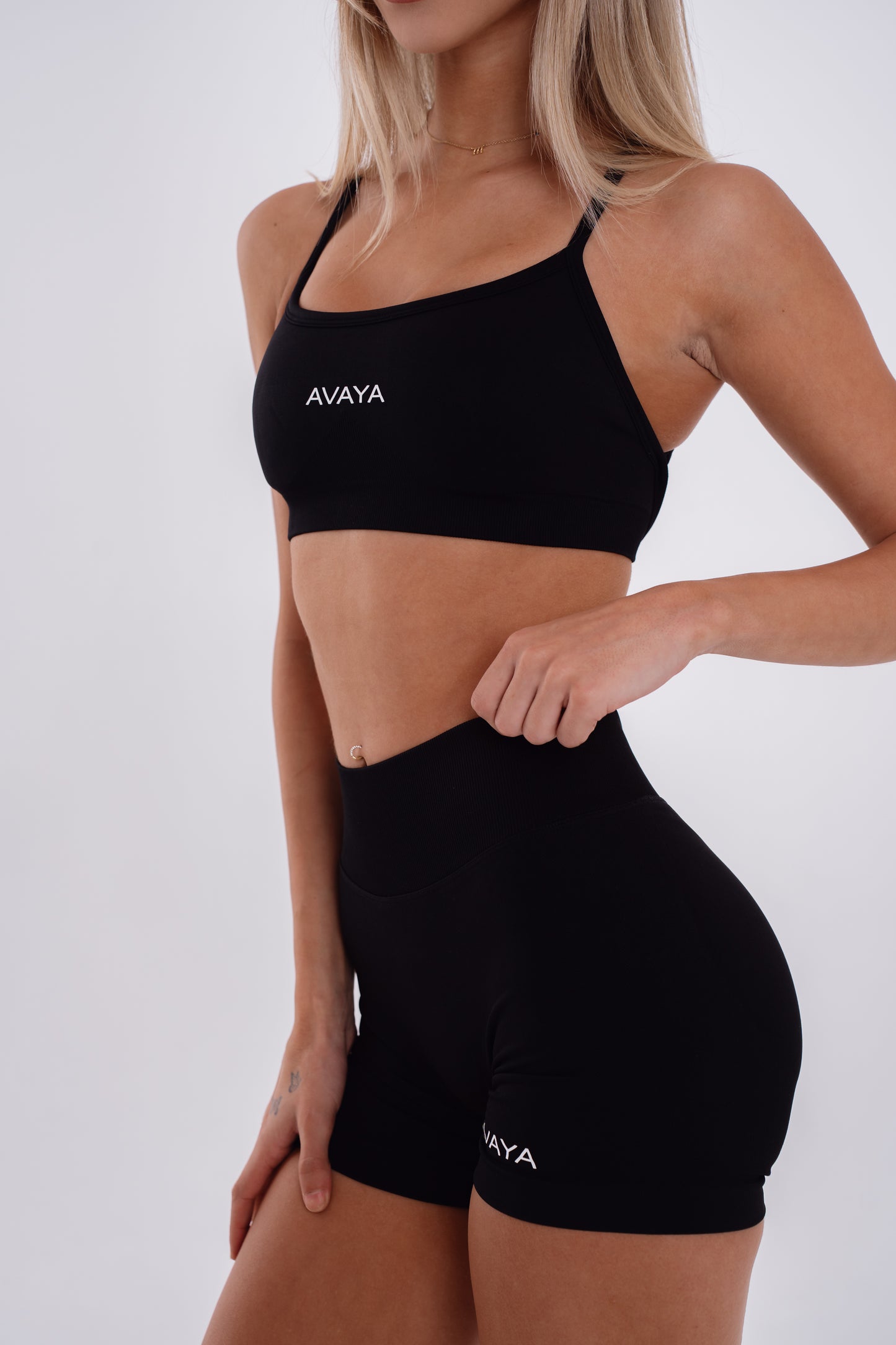 V Scrunch Shorts - Onyx Black